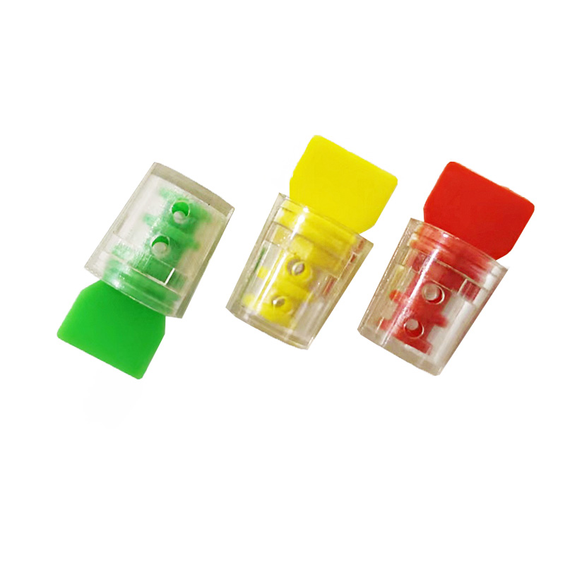 é de alta qualidade e baixo custo is of high quality and low cost