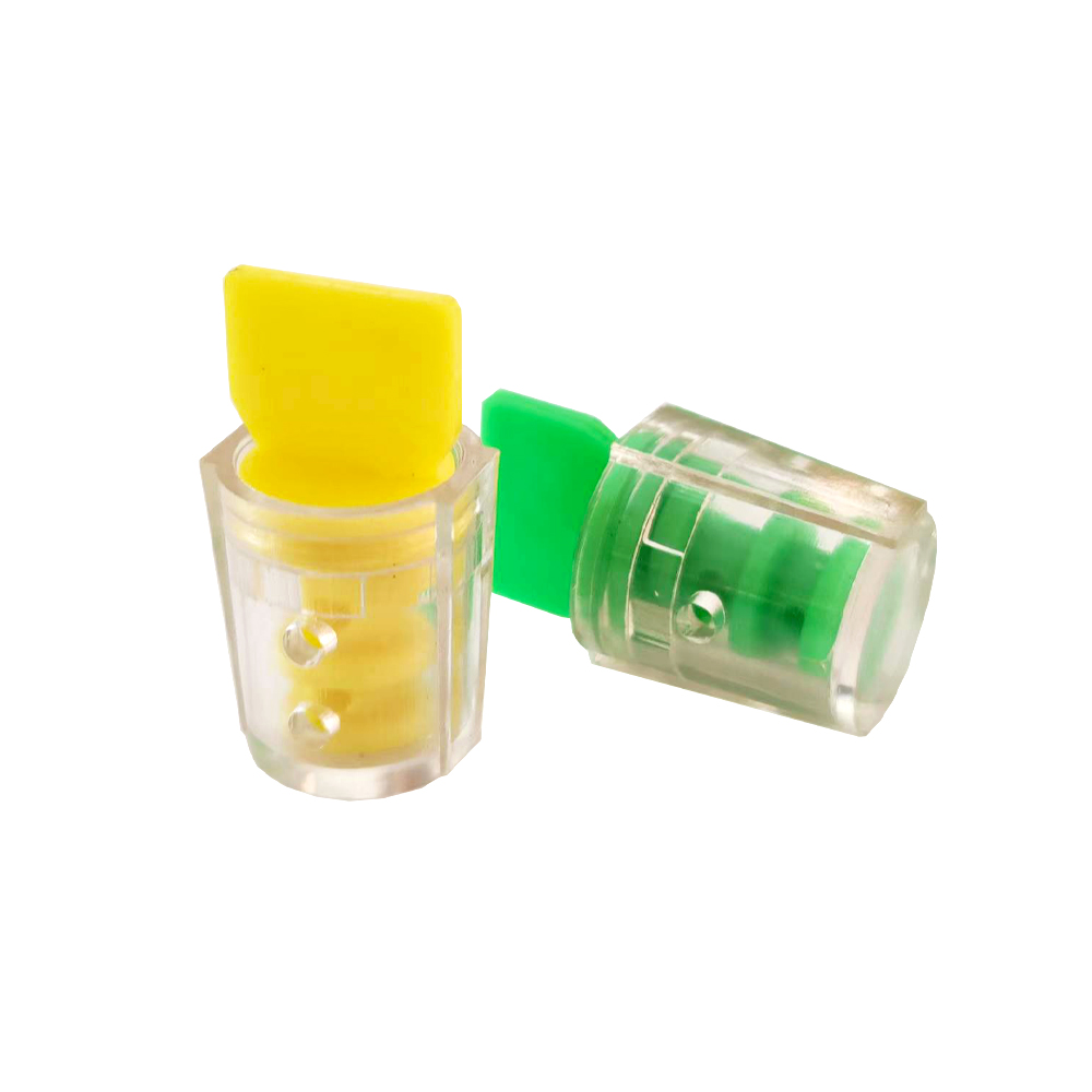 é de alta qualidade e baixo custo is of high quality and low cost